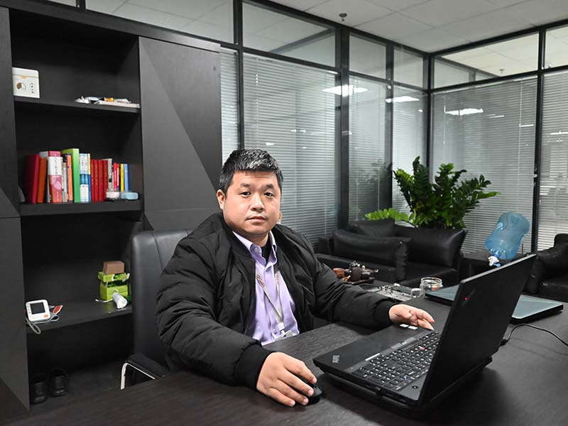 Glamorous Person Exclusive Interview  Ambitious and down-to-earth - Zhou Dongfeng